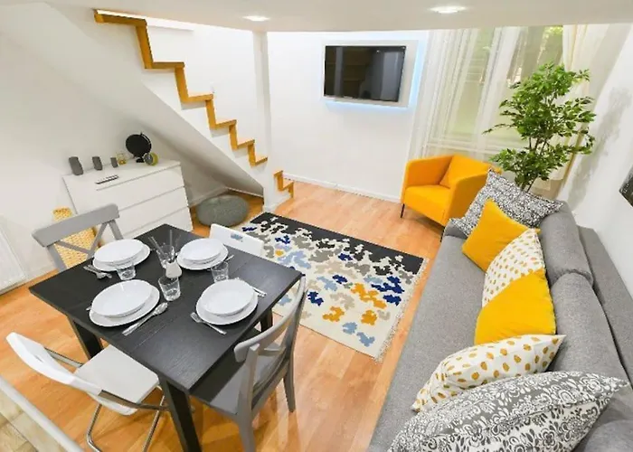 2 Bedroom Flat In Damjanich Str., Hirsch