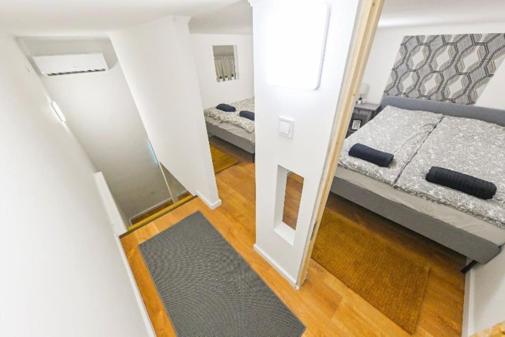 Апартаменти 2 Bedroom Flat In Damjanich Str., Hirsch Будапешт