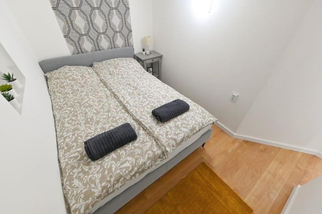 2 Bedroom Flat In Damjanich Str., Hirsch Будапешт