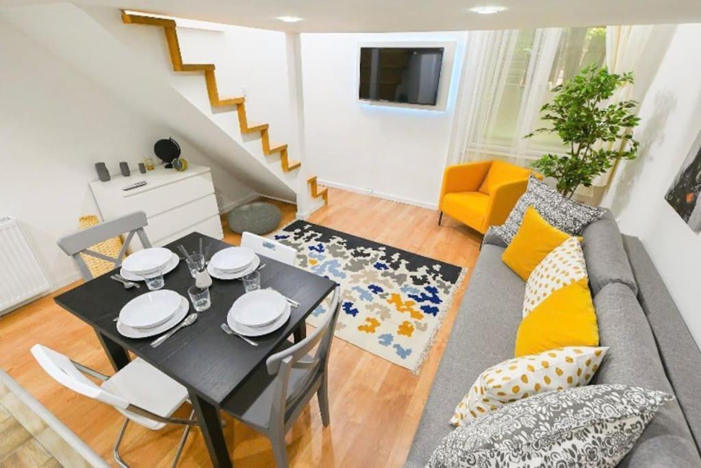 Апартаменти 2 Bedroom Flat In Damjanich Str., Hirsch